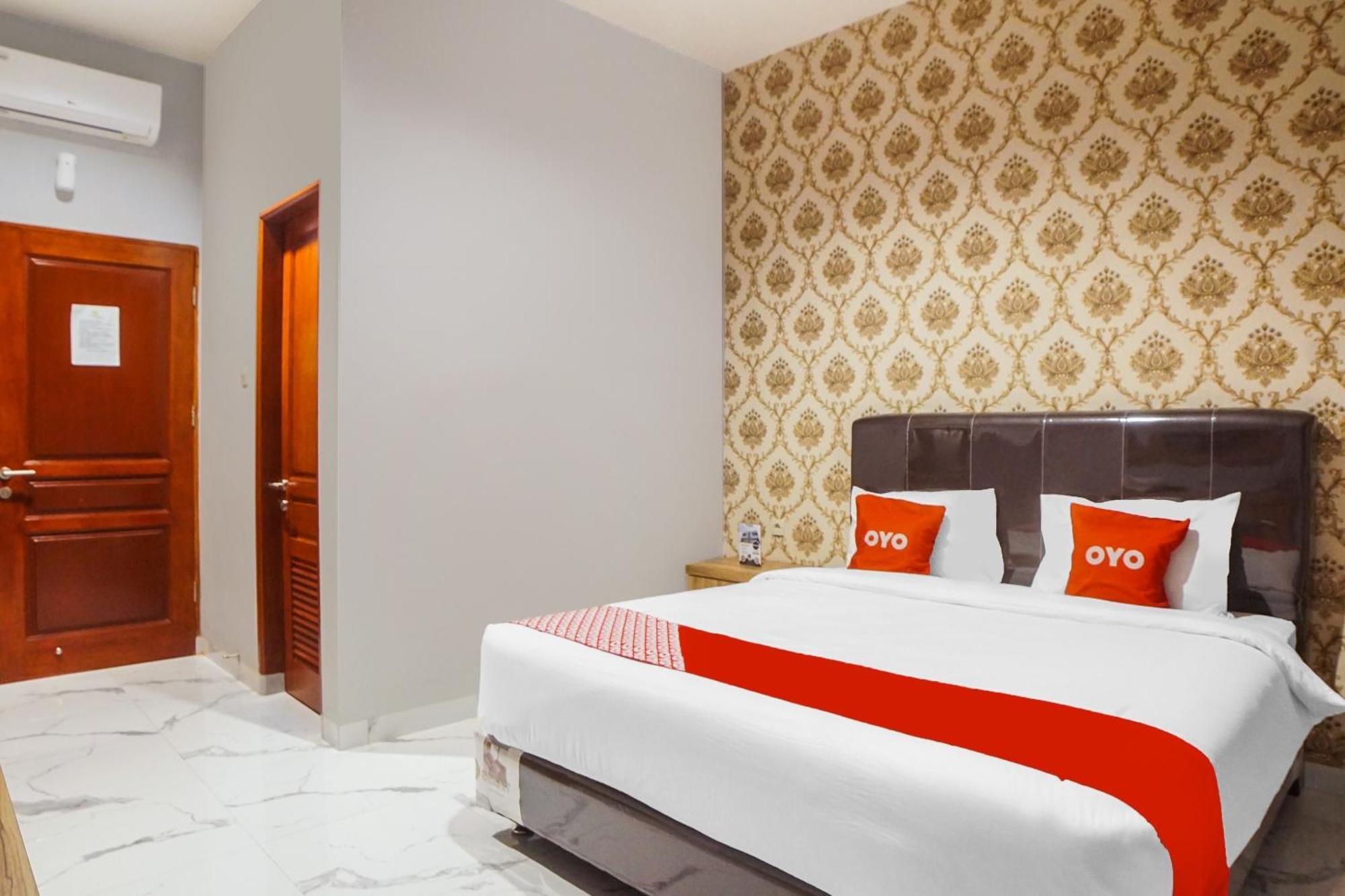 Super Oyo Capital O 92066 Papakoel Hotel & Cafe Медан Екстериор снимка