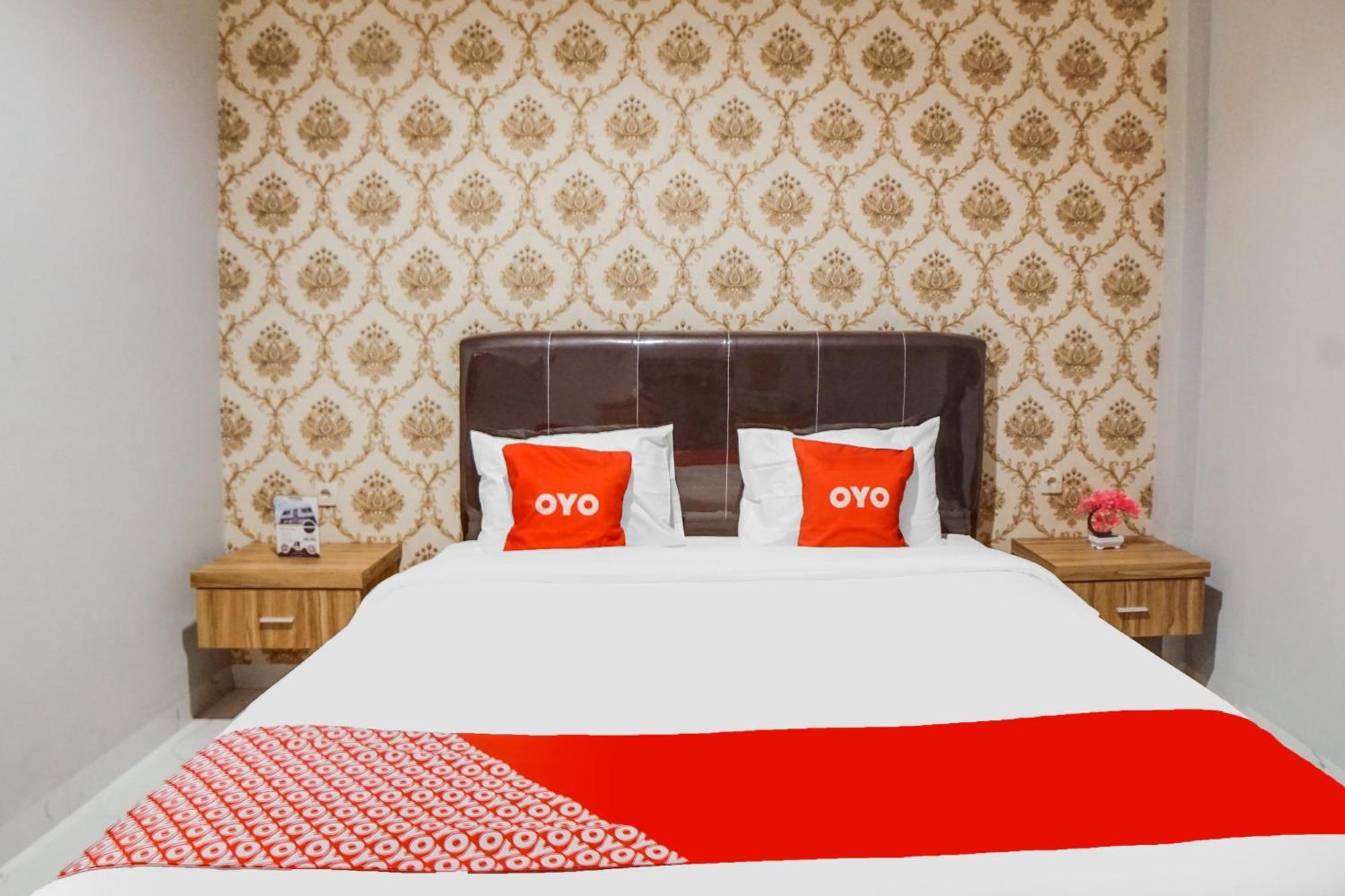 Super Oyo Capital O 92066 Papakoel Hotel & Cafe Медан Екстериор снимка